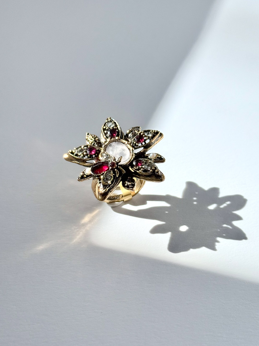 Кольцо  ALCOZER & J   с розовым кварцем, гранатом и Swarovski