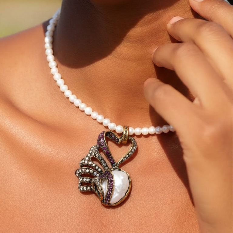 Колье Alcozer & J с жемчугом, рубином и Swarovski