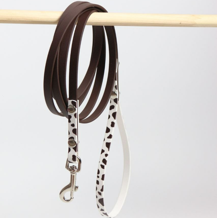 Поводок из биотана, коричневый "Коровка" (3 м)