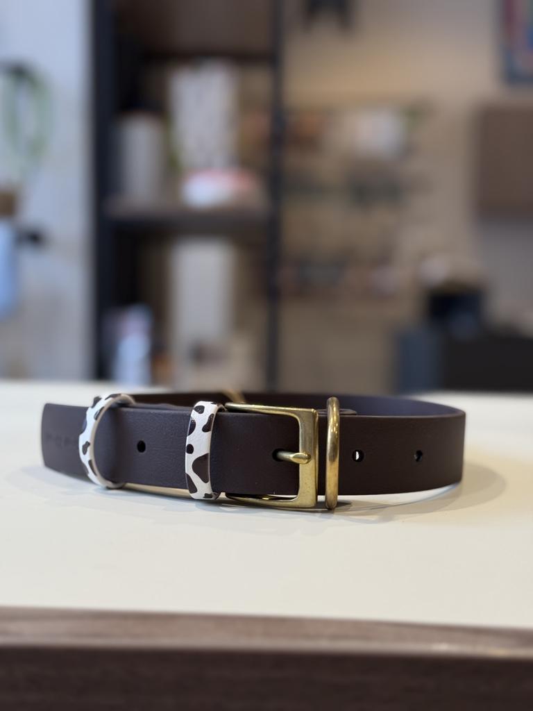 Ошейник классический из биотана коричневый + коровка