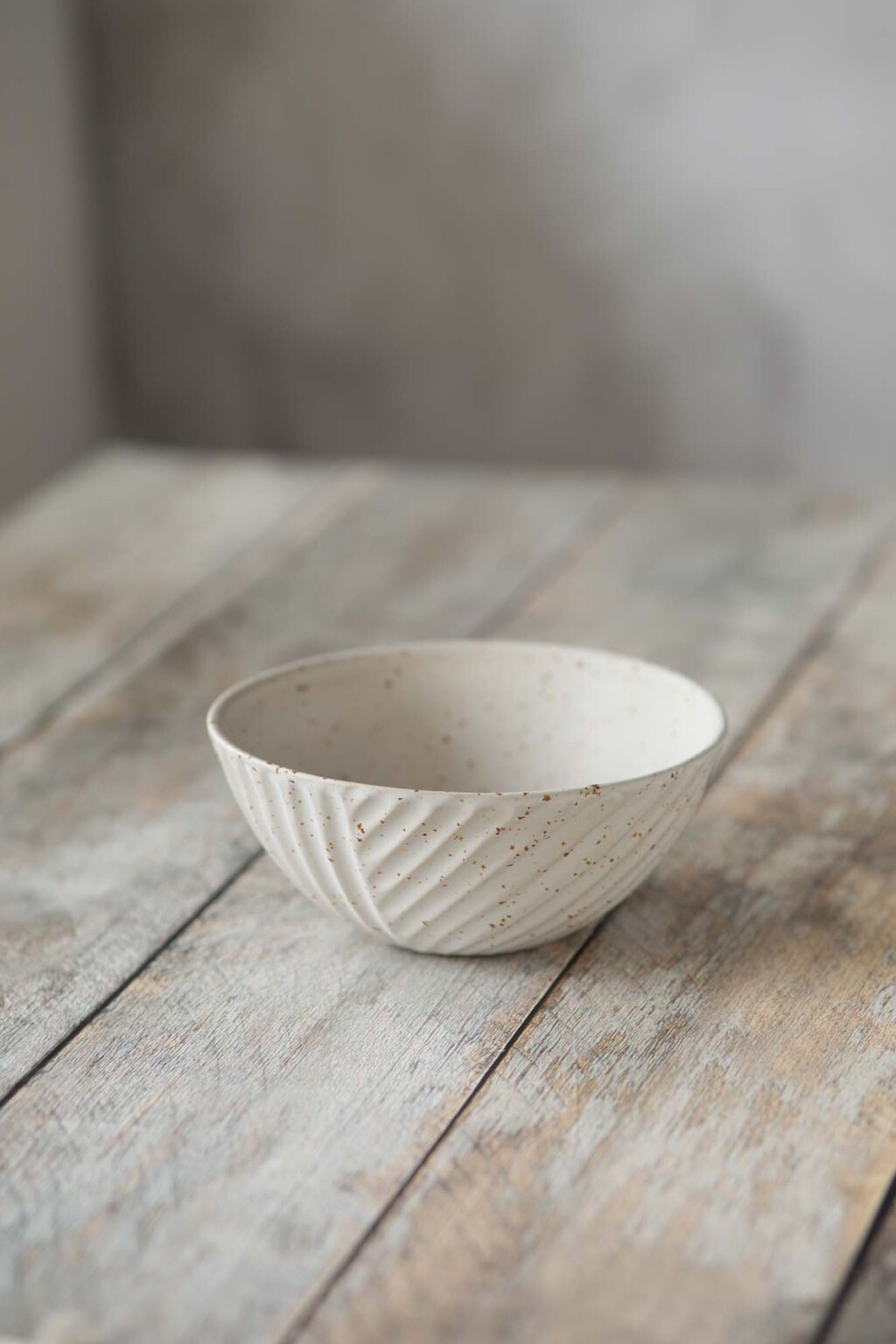 Миска резная