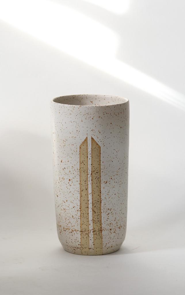 Ваза с полосами