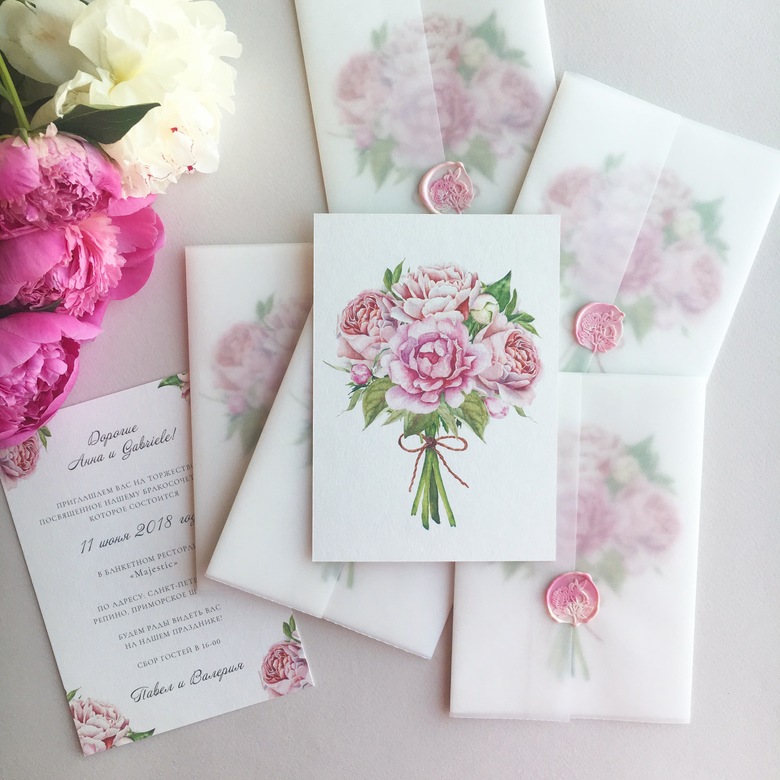 Приглашение с букетом розовых пионов