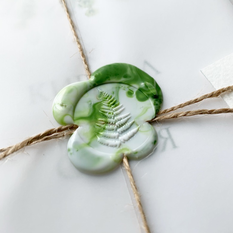 Приглашение на свадьбу с листьями папоротника