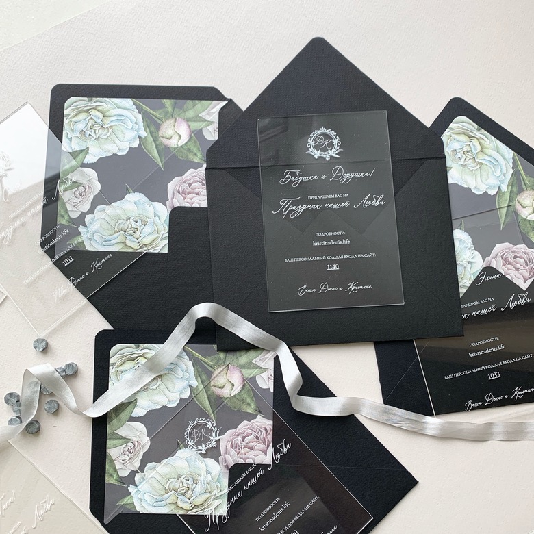 Прозрачные приглашения на свадьбу в чёрных конвертах