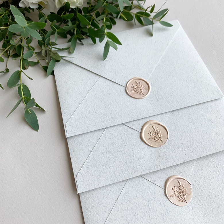 Конверт из буимаги "белый с прожилками"