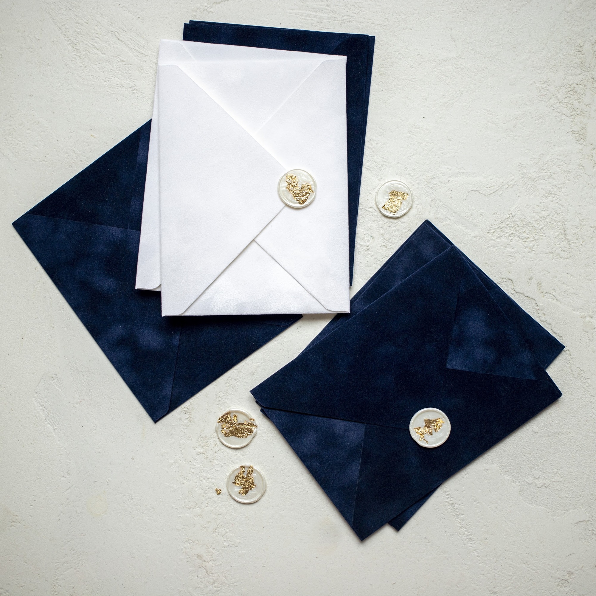 Бархатный конверт "темно-синий" и "белый"
