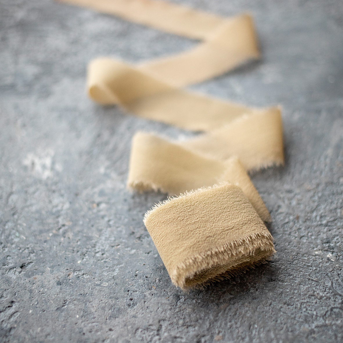 Шелковая лента ручного окрашивания из шифона "Олива "