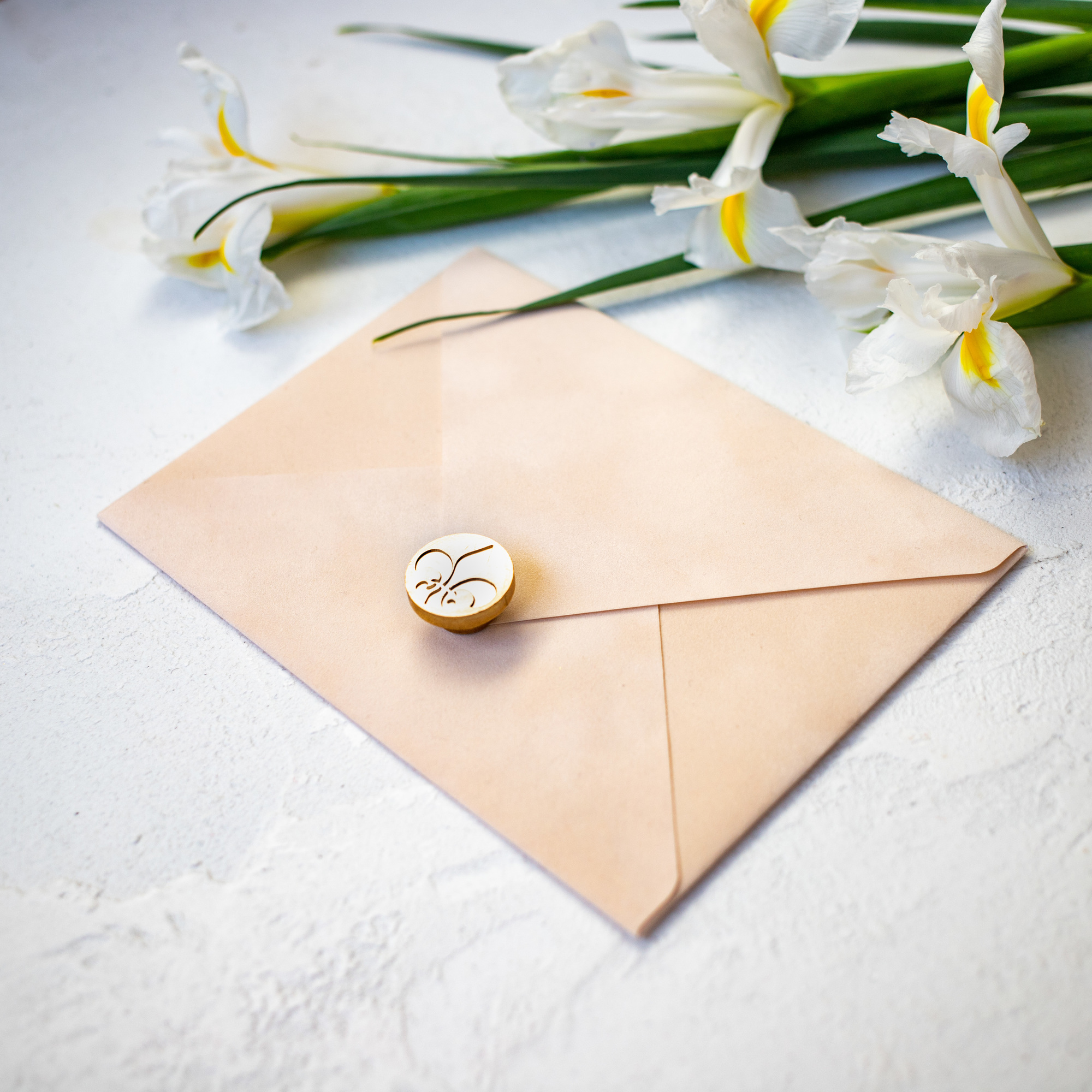 Бархатный конверт в цвете  Айвори