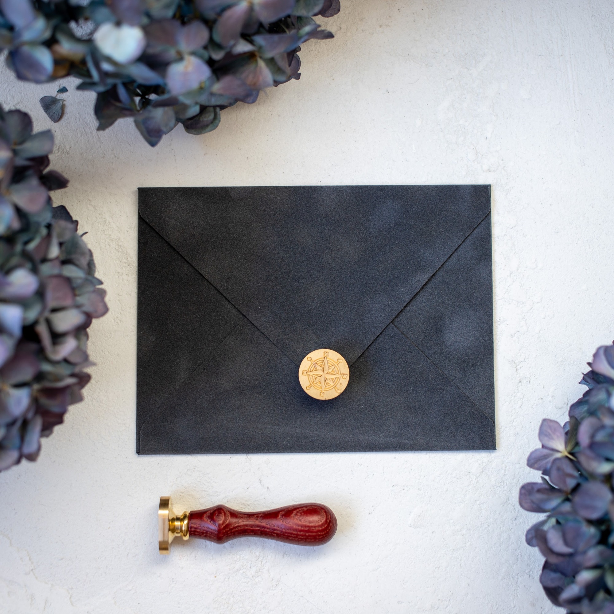Бархатный конверт для свадебных приглашений