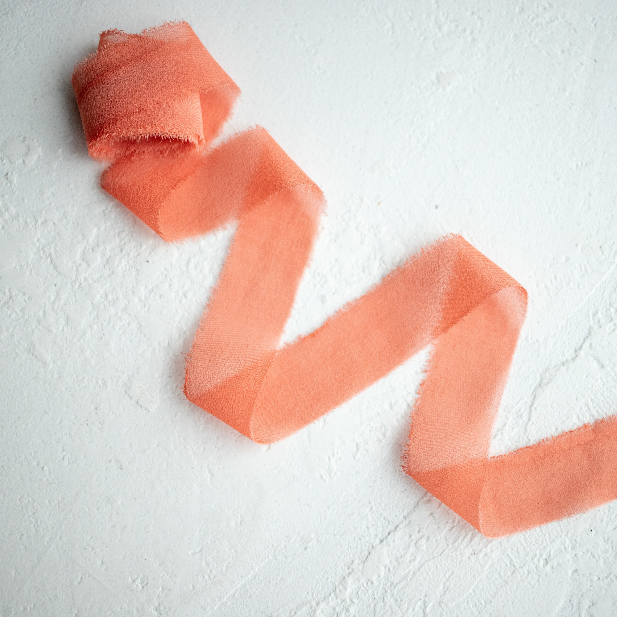 Шелковая лента ручного окрашивания из шифона "Персиковая "