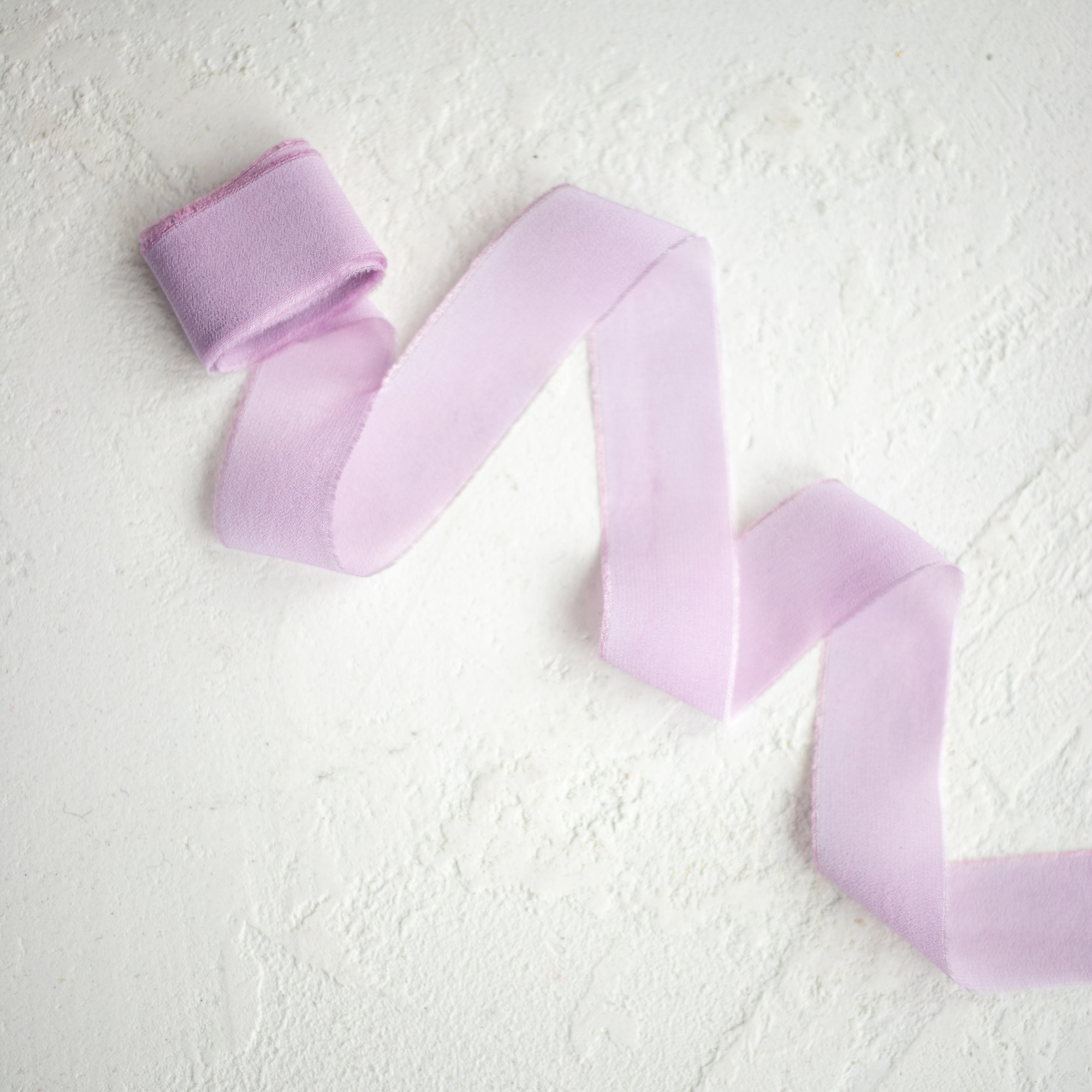 Шелковая лента ручного окрашивания из крепдешина цвет  "Лавандовый"