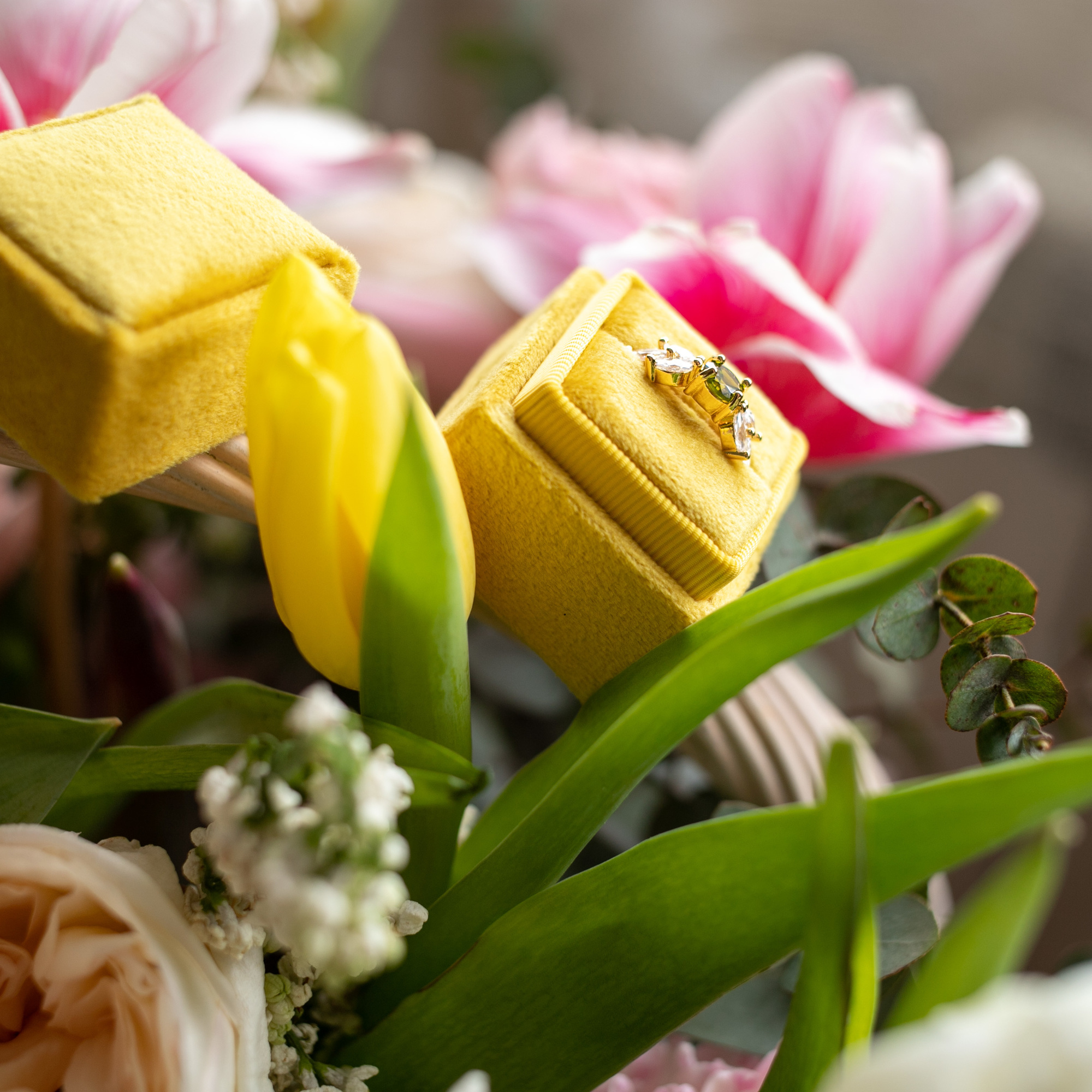 Бархатные коробочки для колец "Лимонный"