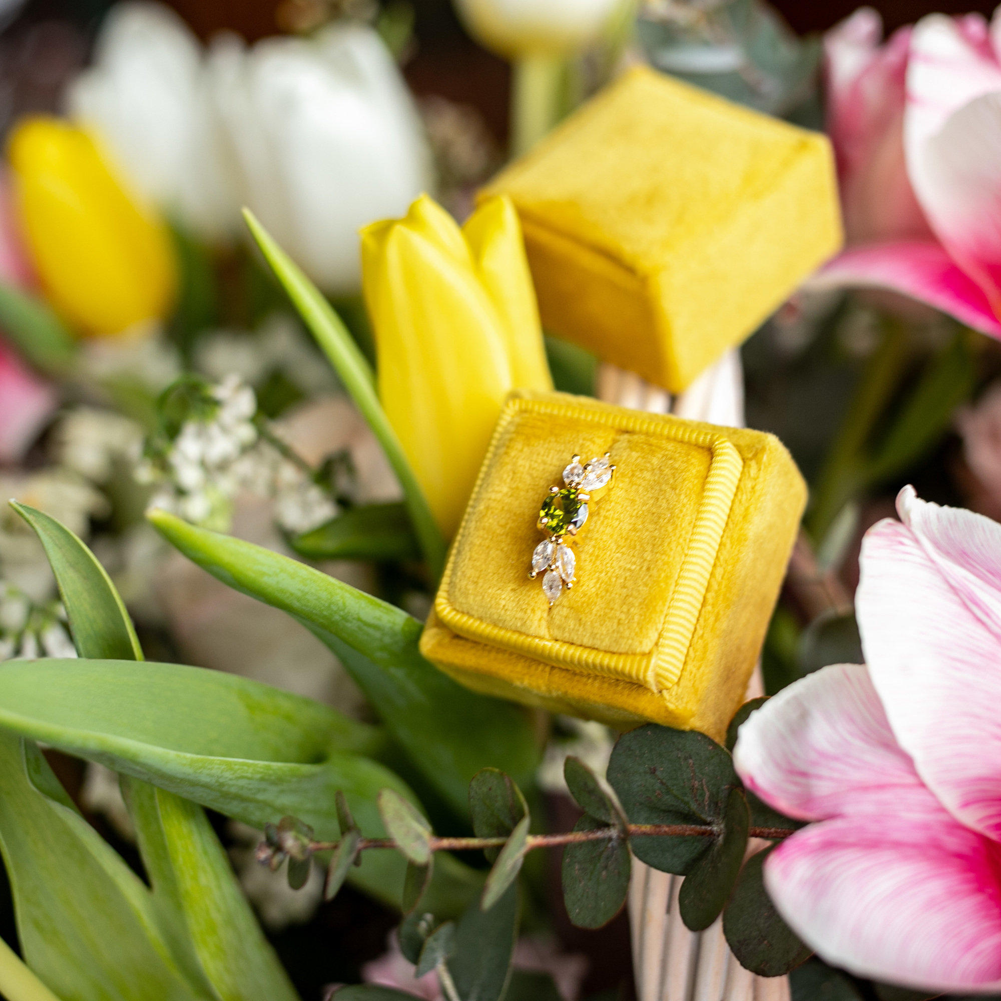 Бархатные коробочки для колец "Лимонный"