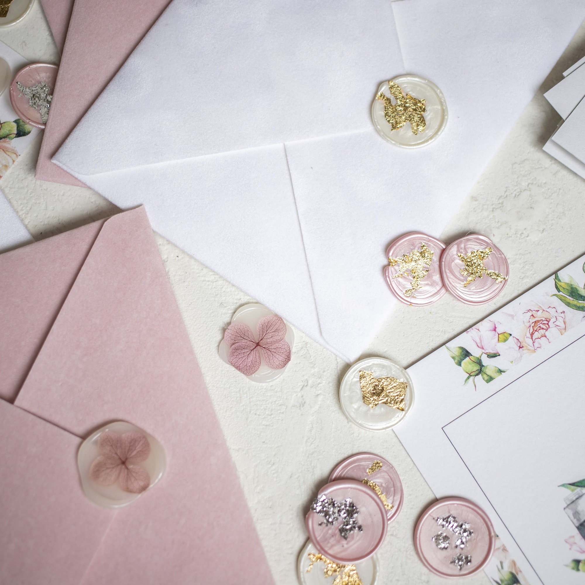 Бархатный конверт "белый" и "пыльно-розовый"