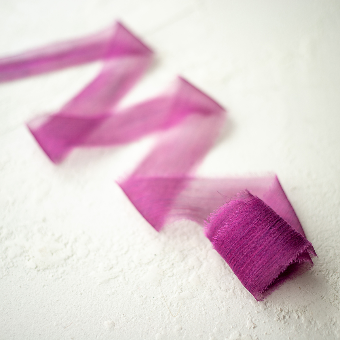 Шелковая лента ручной работы из жатого шифона "Лиловый"
