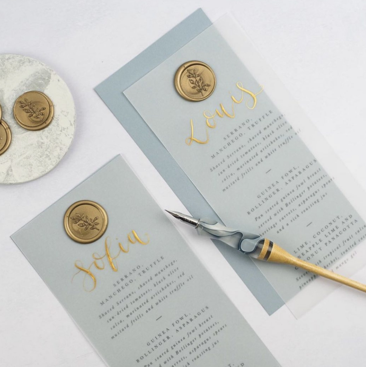 Меню полупрозрачное с каллиграфией и печатью