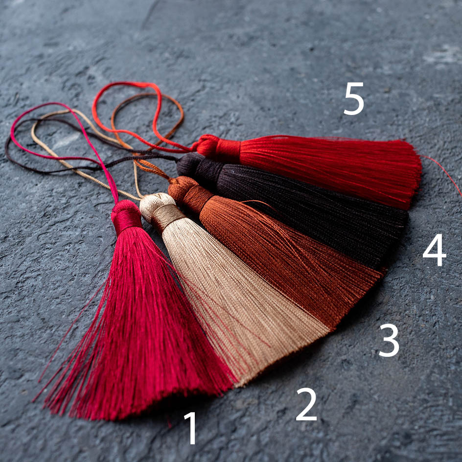 Кисточки шелковые  8 см красные бежевые, коричневые, черные