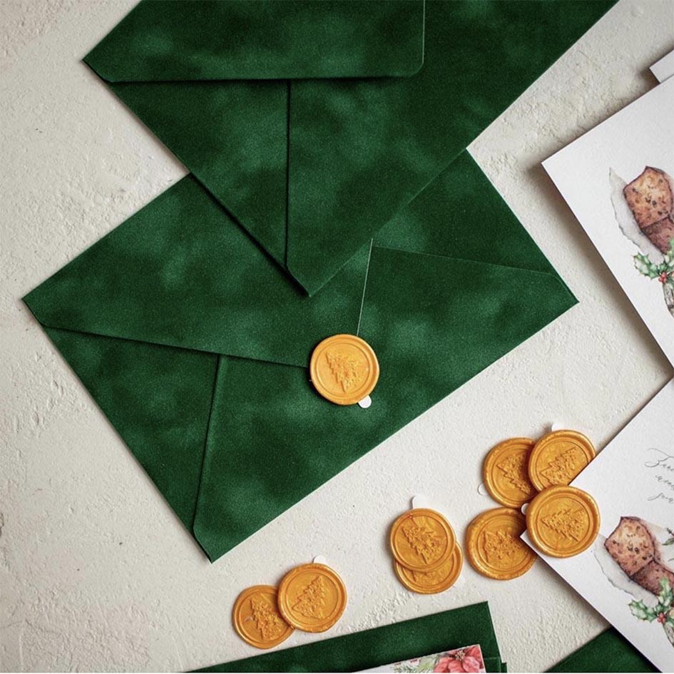 Новогодний конверт зеленый бархатный