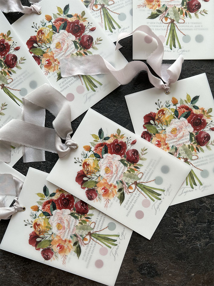 Пригласительные на свадьбу с букетом цветов