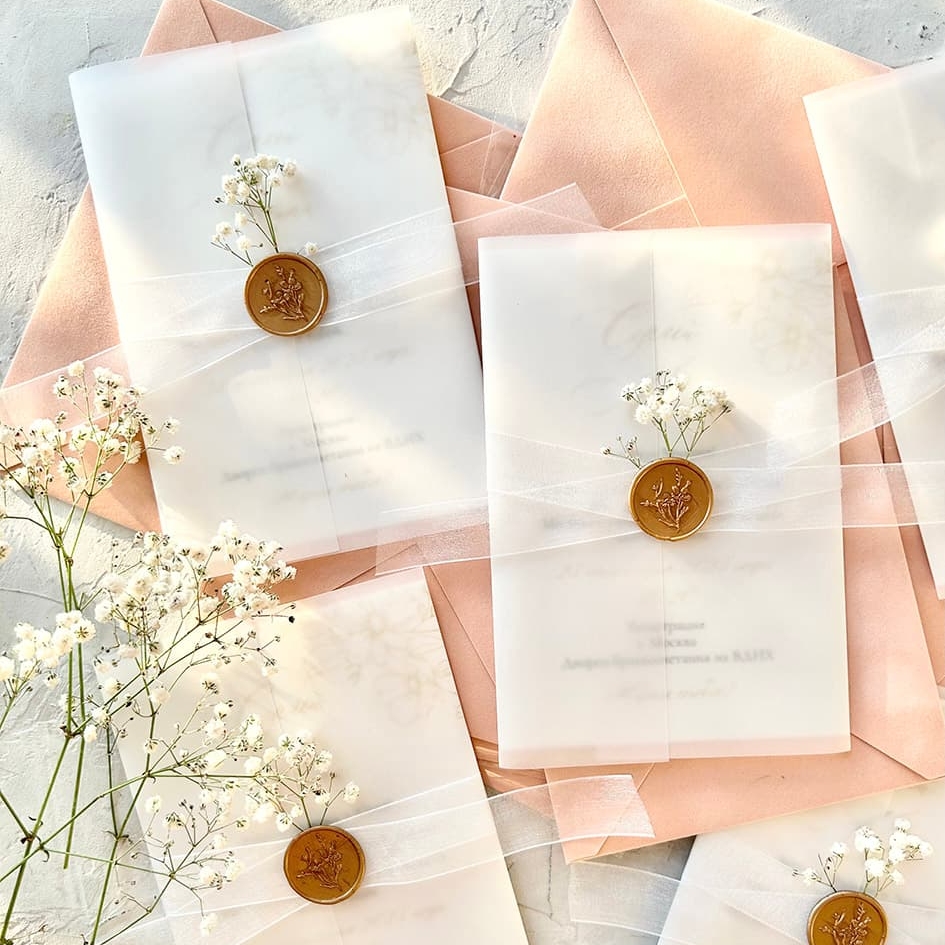 нежные свадебные приглашения с природным декором