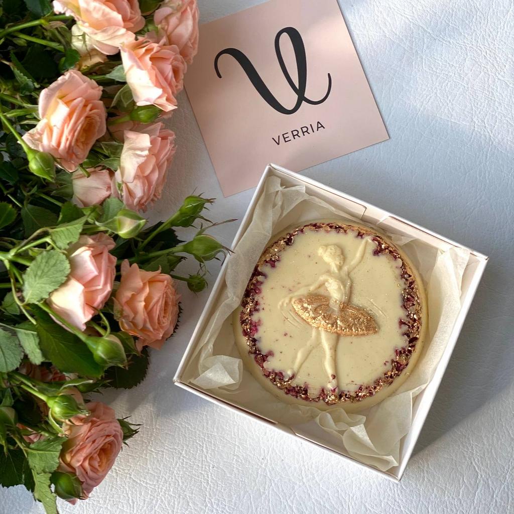 Белый шоколад с малиной "Балерина"