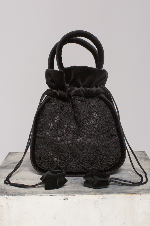 Сумка бархатная с кружевом, цвет черный