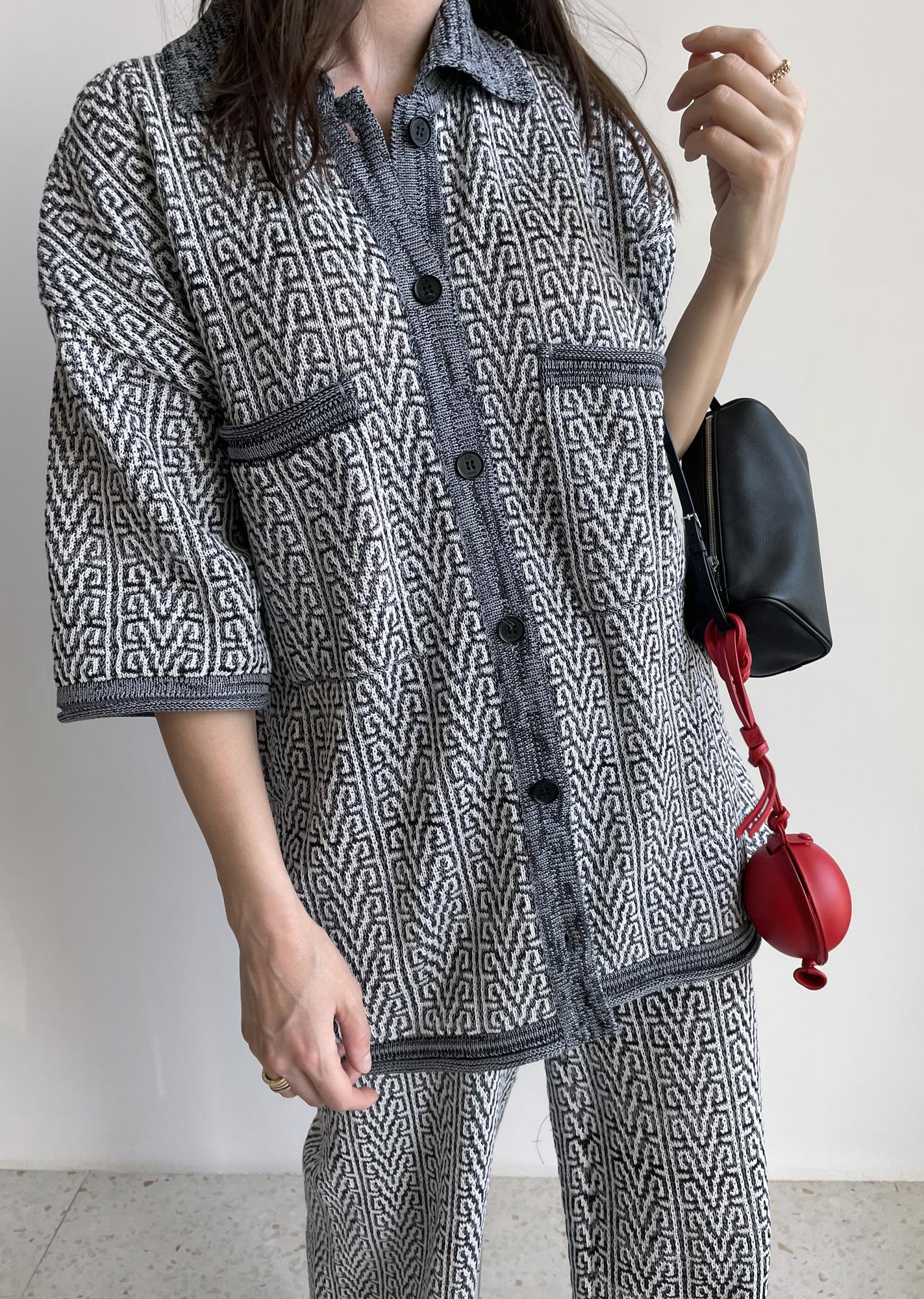 Костюм брючный с рисунком