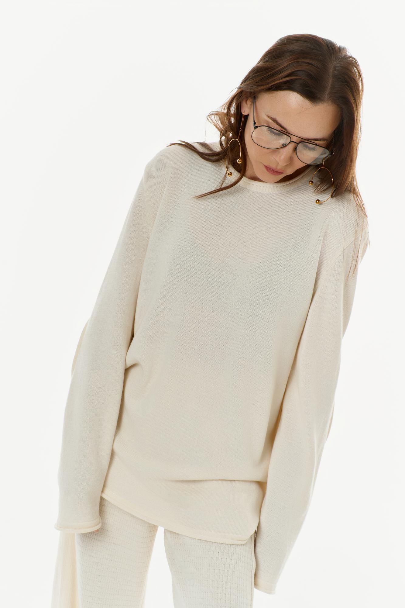 Лонгслив с декором на рукавах