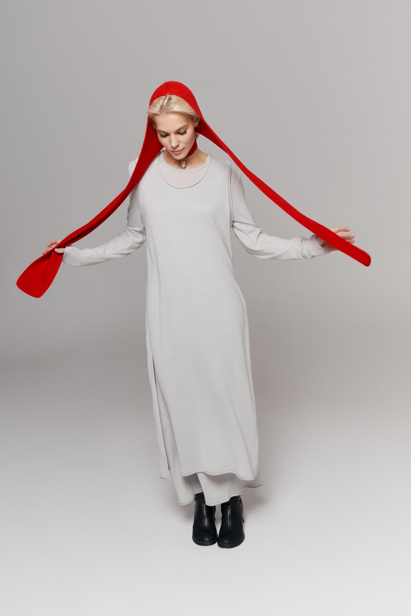 Капор, цвет алый