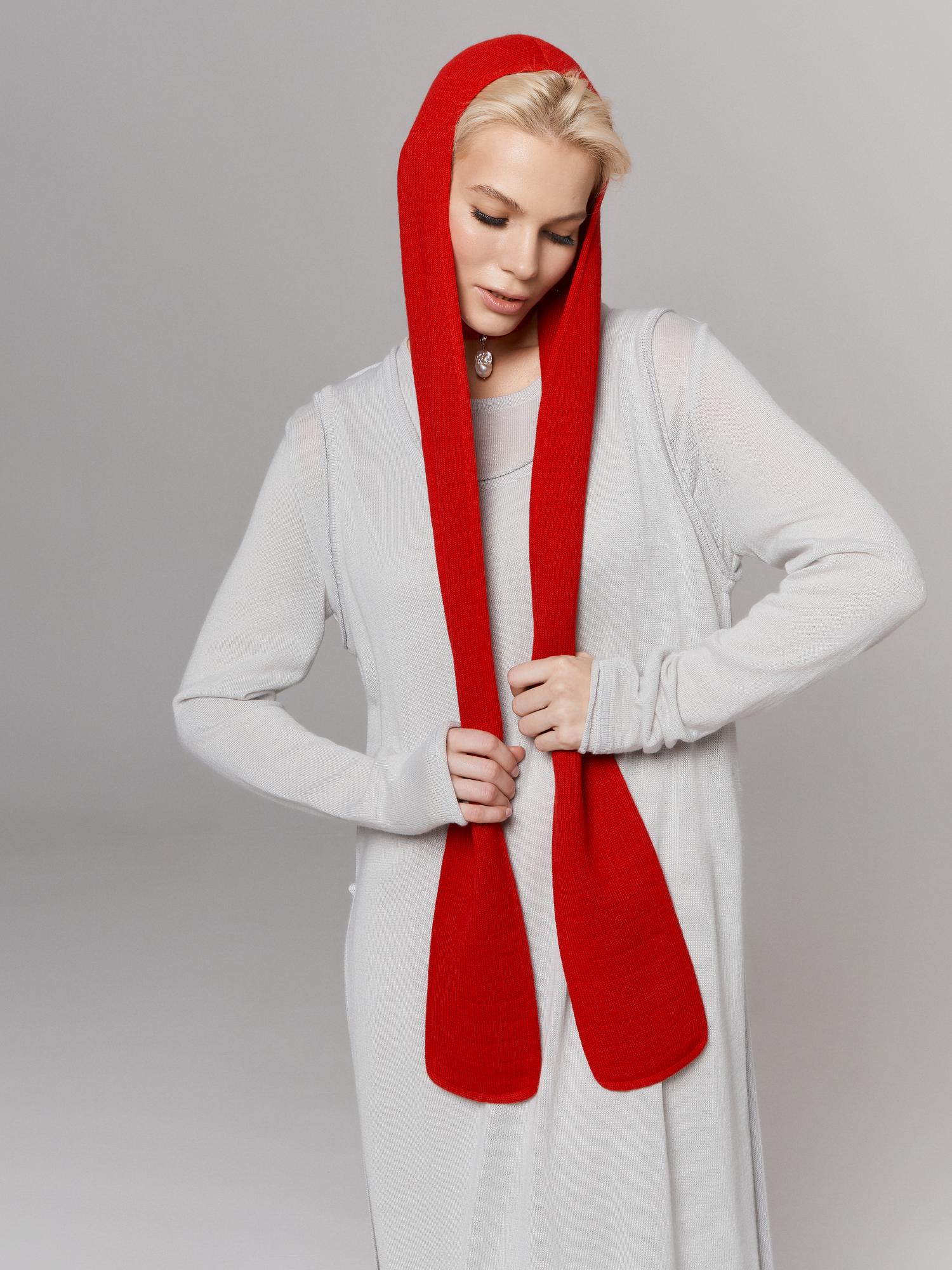 Капор, цвет алый