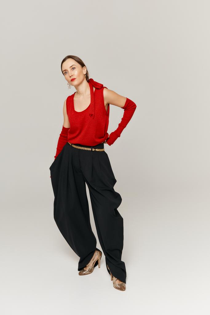 Майка  люрекс с митенками, цвет красный