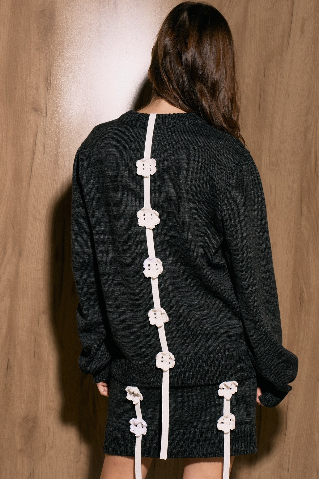 Свитер меланж с декором ручной работы