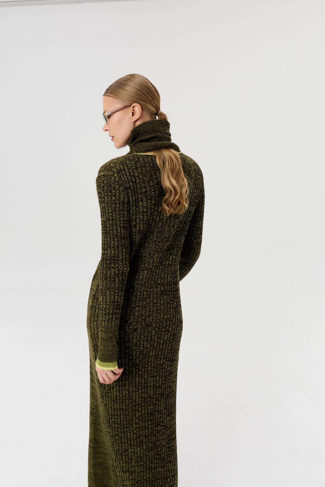 Платье меланж с отрезным декором