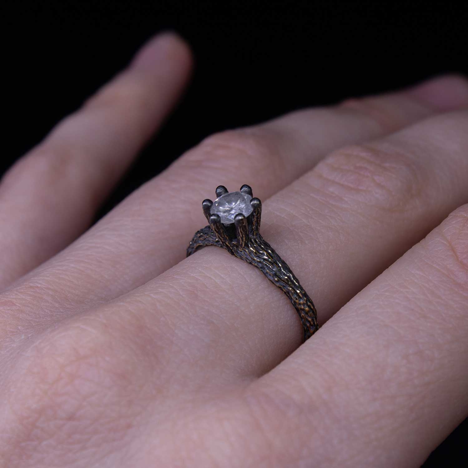 Кольцо "Ветки" 0,45кар. черное