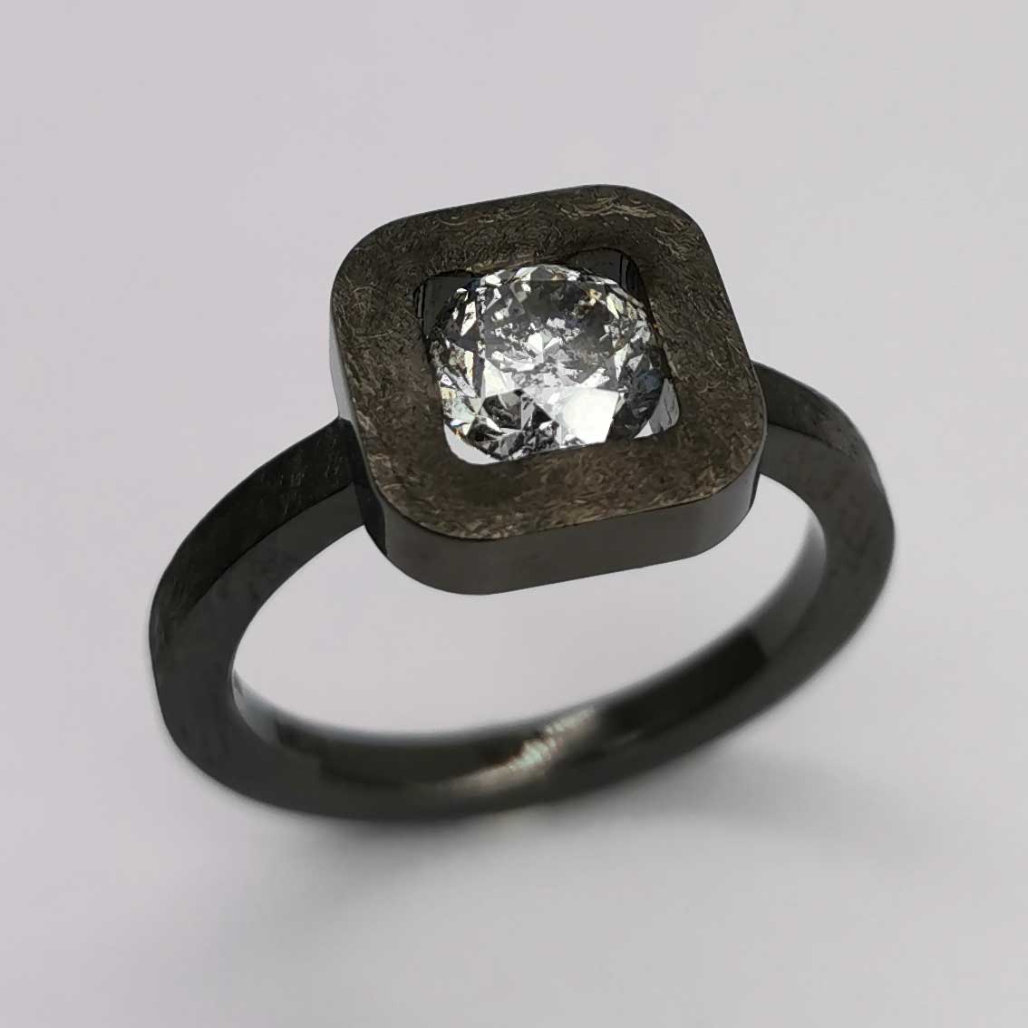 Кольцо "Лёд" с бриллиантом 1 кар.