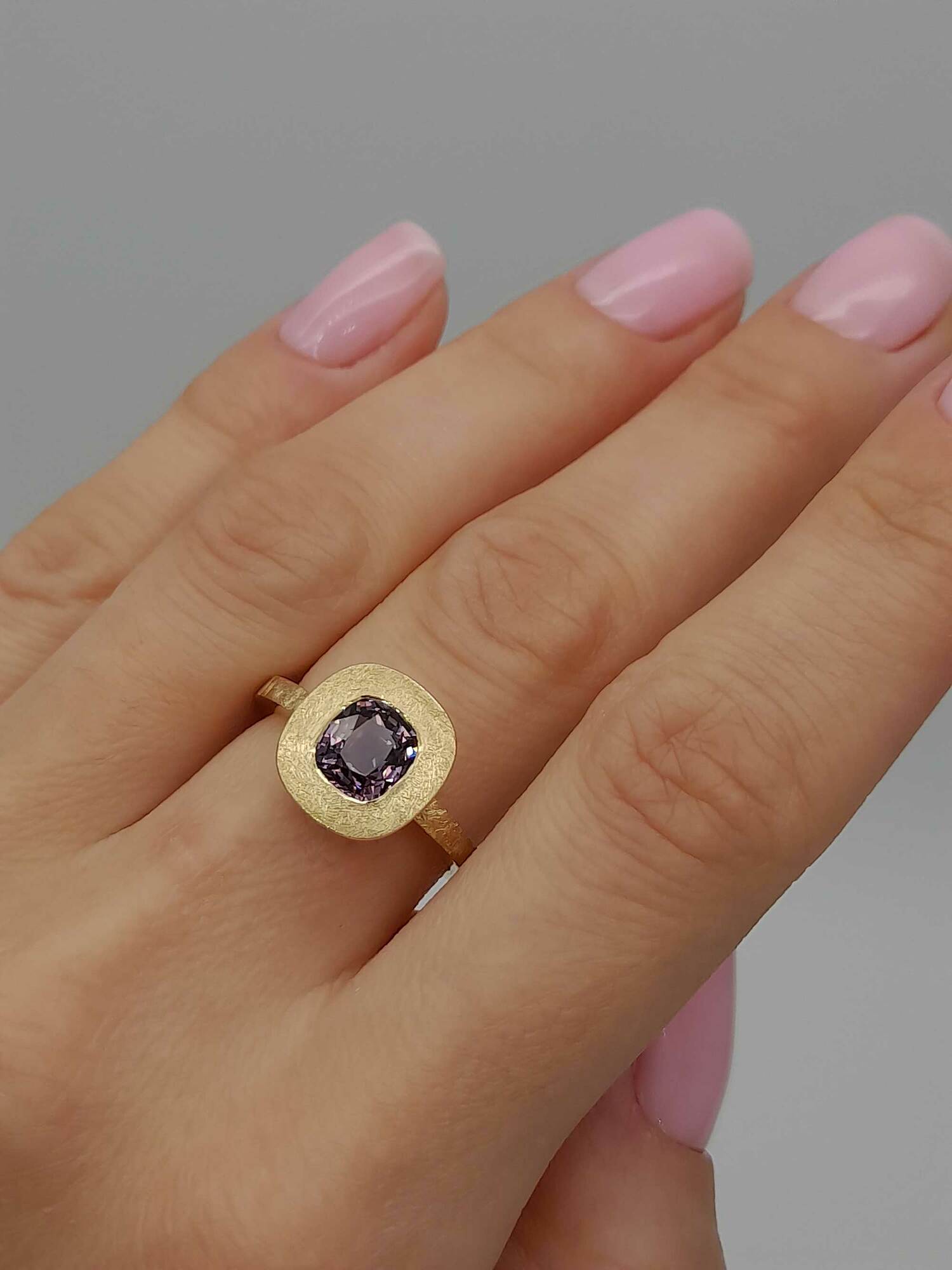 Кольцо "База" с шпинелью 1,2 кар.