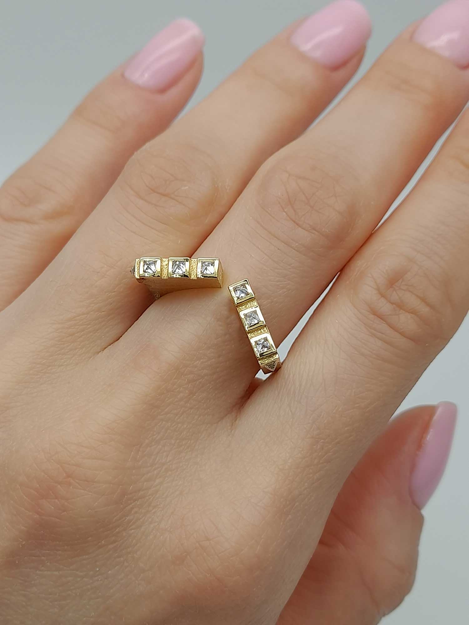 Кольцо "Шипы" принцессы 0,48 кар.