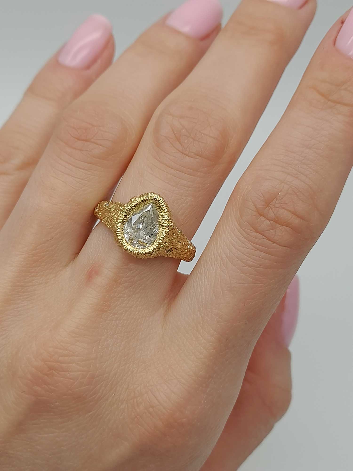 Кольцо "Космос" с грушей