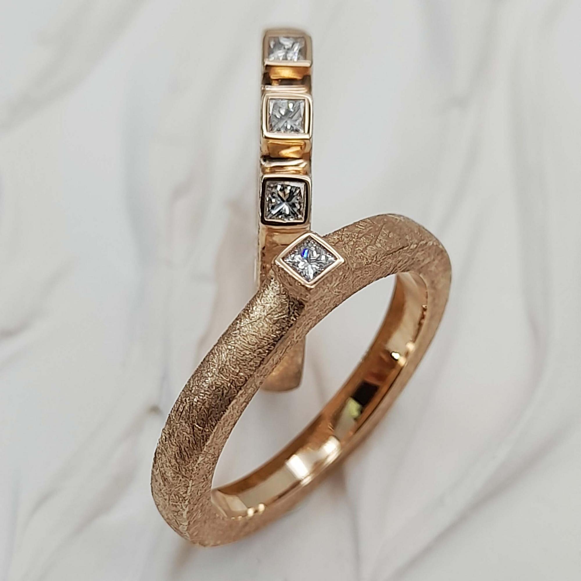 Кольцо с "принцессой"