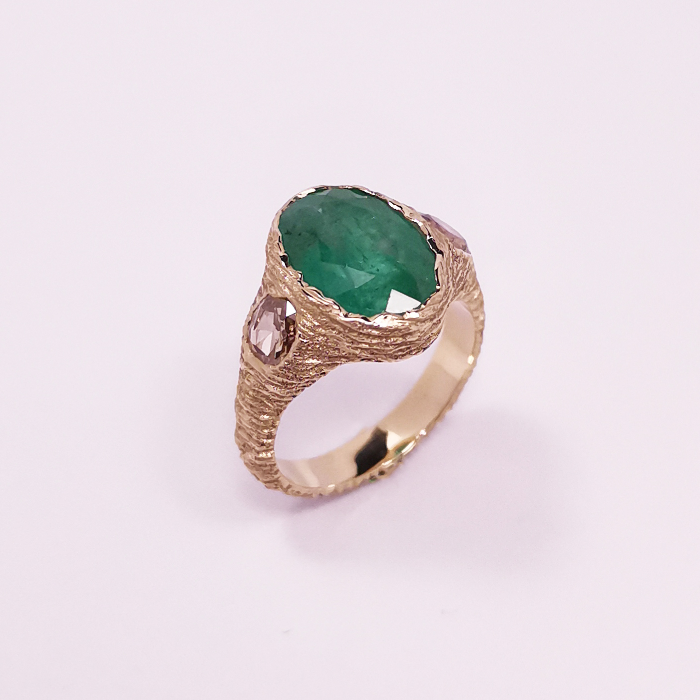 Кольцо овал изумруд и бриллианты