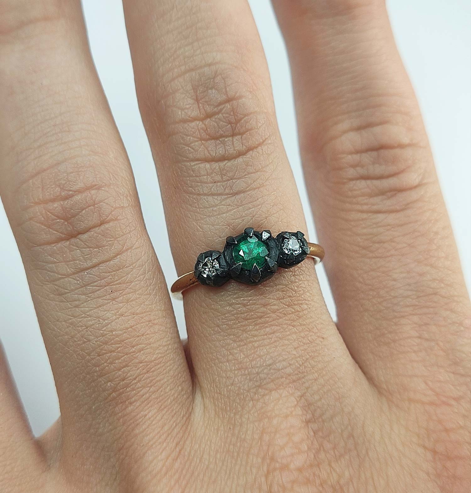 Кольцо "Старинное" с изумрудом  0,2 кар. и бриллиантами
