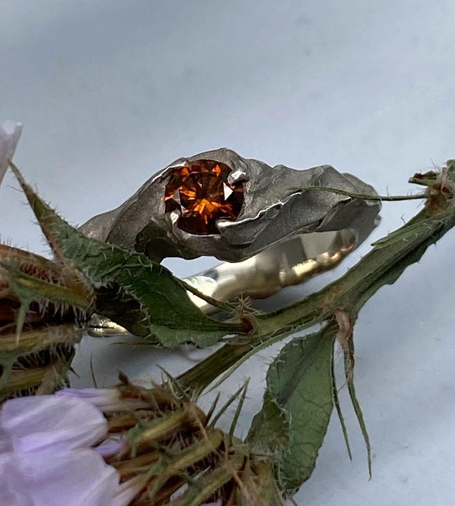 Кольцо Gaius с цветным бриллиантом