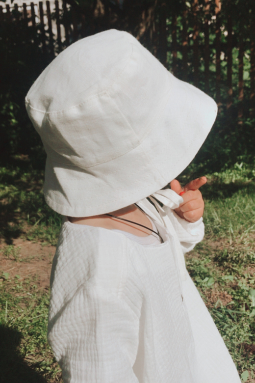 Панама из льна в белом цвете на хлопковом подкладе