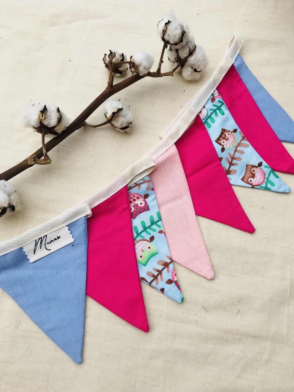 Флажки из хлопка яркие на хлопковой ленте