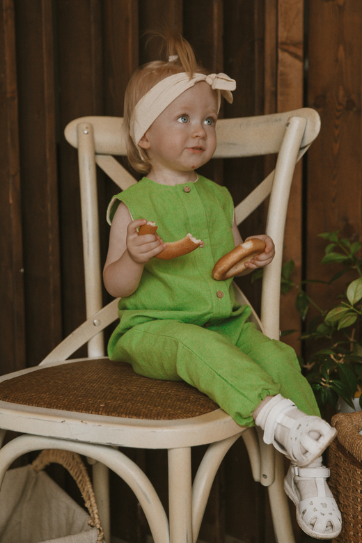 Комбинезон без рукавов из льна фисташка