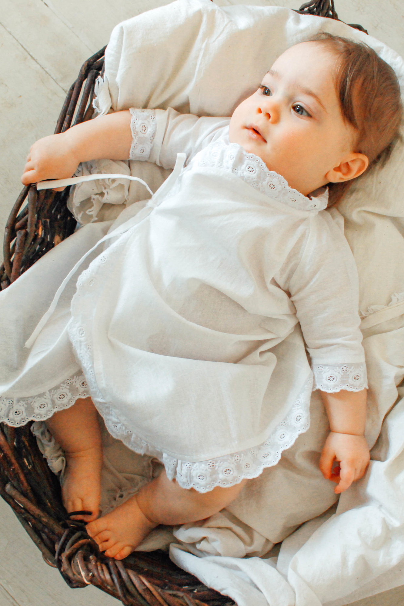 Распашонка хлопковая крестильная с хлопковым кружевом