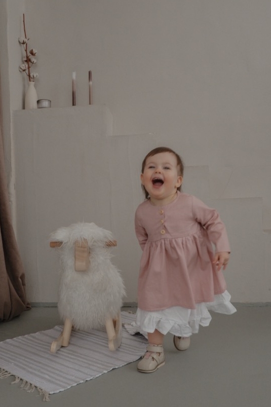 Платье ELLIE сатин пудра горох