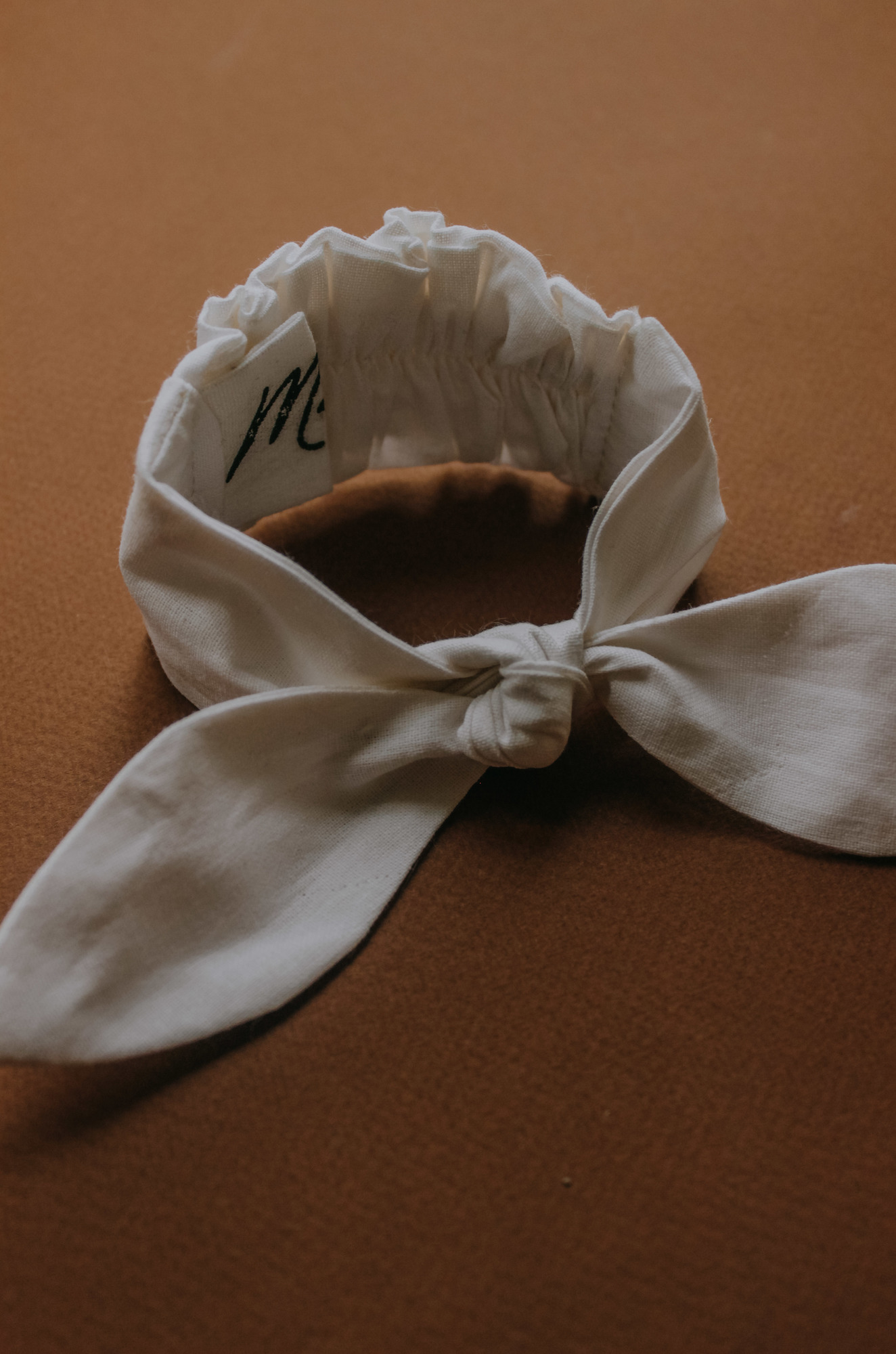 Резинка для волос на пучок хлопок белый