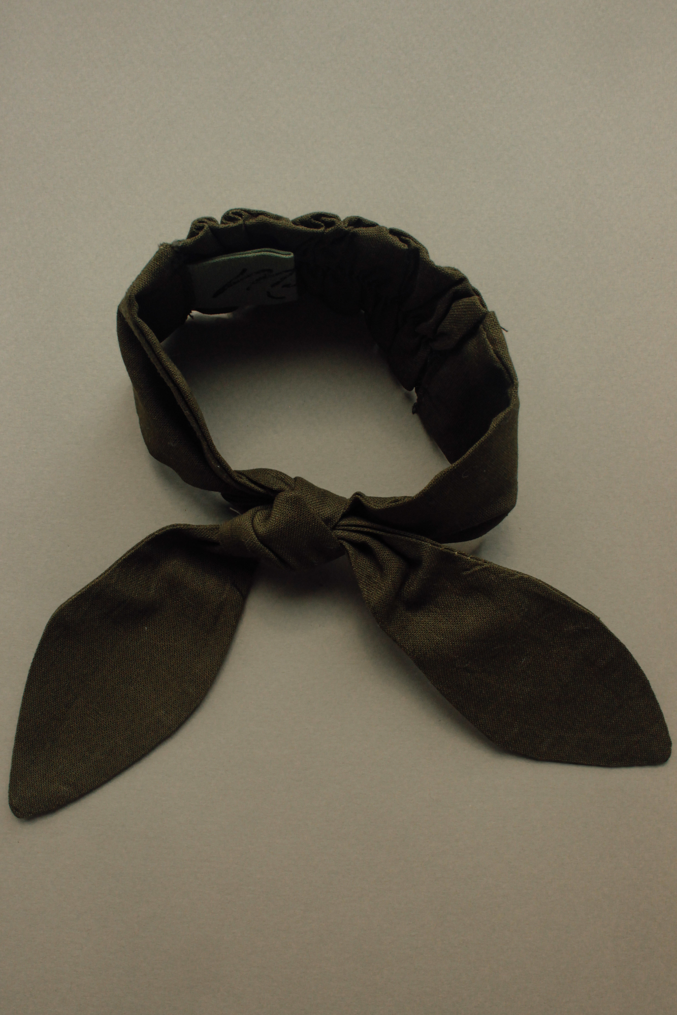 Резинка для волос на пучок хлопок тёмный хаки